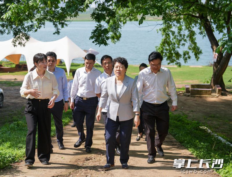 4月18日，省委常委、市委书记吴桂英在天心区调研经济社会发展情况，在兴马洲调研全域开发建设和生态湿地保护情况，督导防汛度汛和水上交通安全工作。