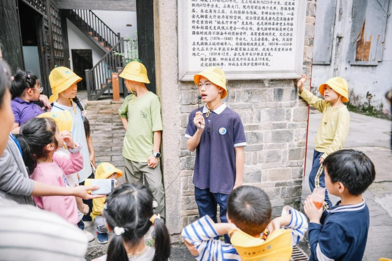 少年讲解员。均为长沙市图书馆供图