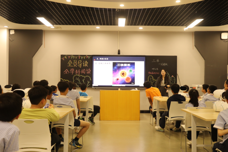 今日是世界读书日，从本周一开始，一场“抢票热潮”席卷长塘里阳光小学校园。长沙晚报通讯员 颜利 摄