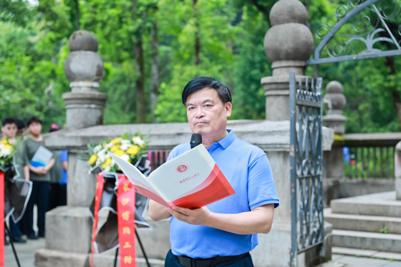 陈迪勋给同学们上了一堂特别的思政课。