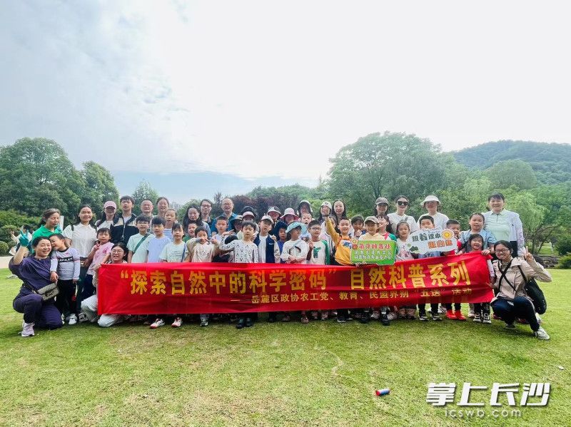 孩子主动探索的意愿明显增强。 孩子主动探索的意愿明显增强。