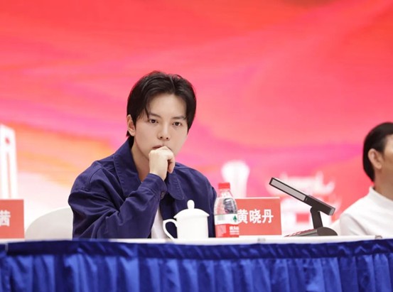 万家丽集团总经理黄晓丹致欢迎辞