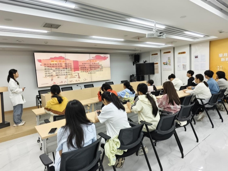 荣华社区关工委举行“小手牵大手，闯关护神州”国家安全教育活动。通讯员供图