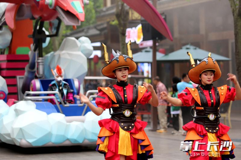 将快乐传递给每一位游客。