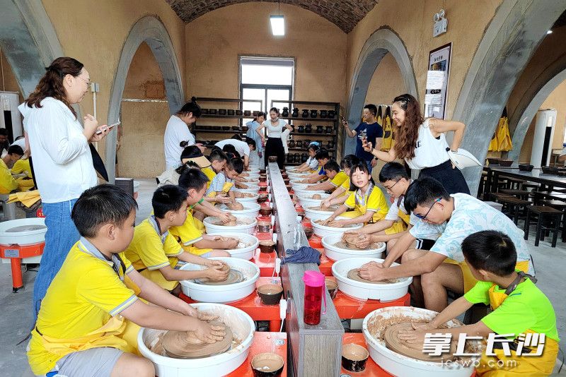 领略工匠精神的内涵。