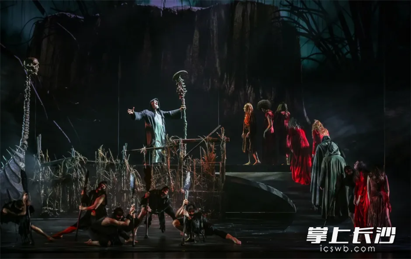 《神曲》剧照。