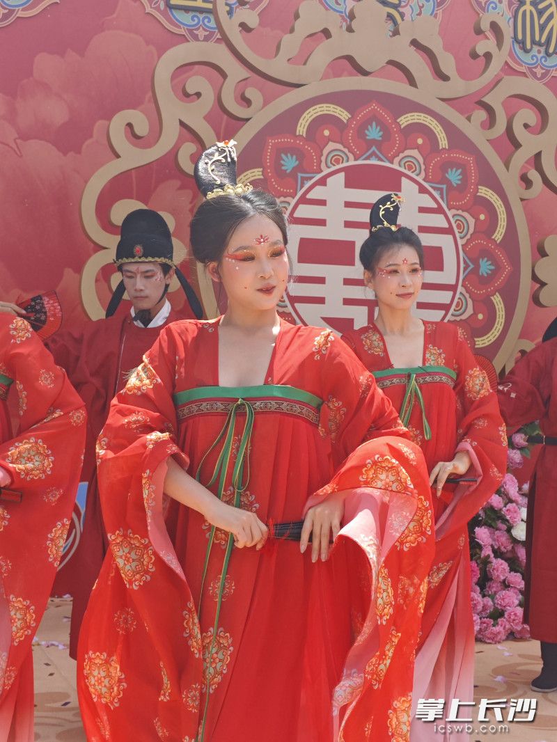 精彩表演。
