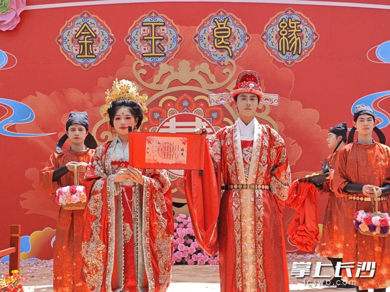 长沙方特盛唐狂欢带你穿越时空。均为长沙晚报全媒体记者 贺文兵 摄