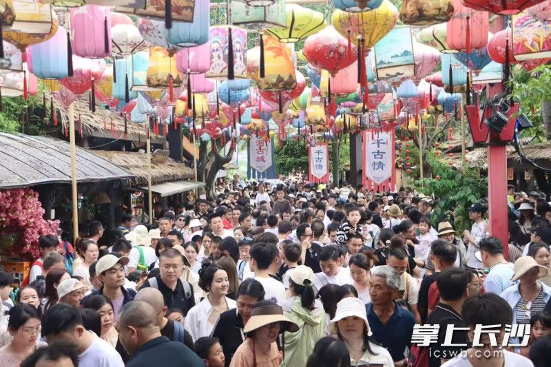 这座因四羊方尊闻名于世的土地，正通过古今交融的方式，让质朴的乡村“火”起来。 均为通讯员供图