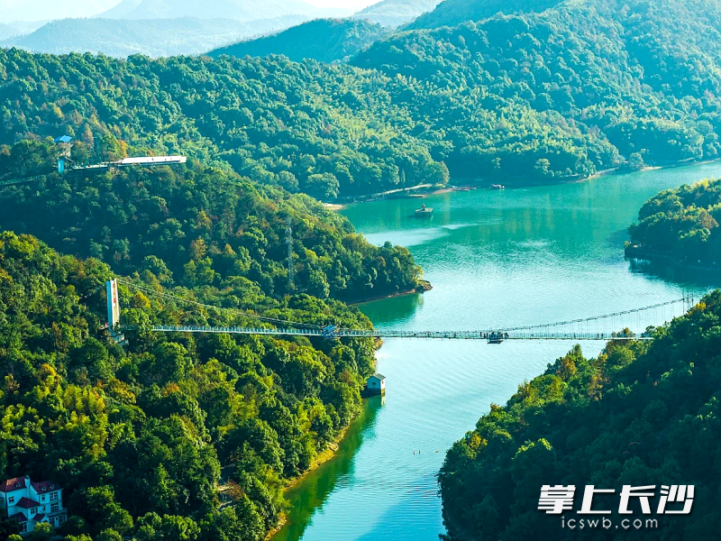 石燕湖环境优美。