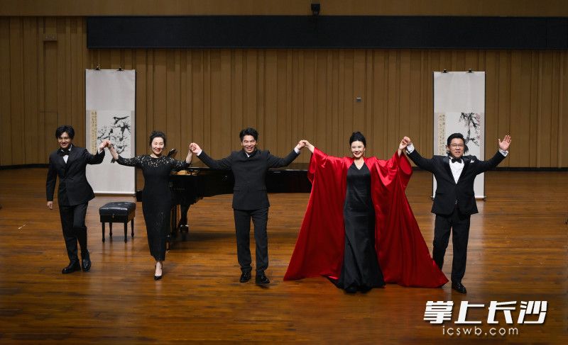 五位艺术家同框。均为通讯员 供图