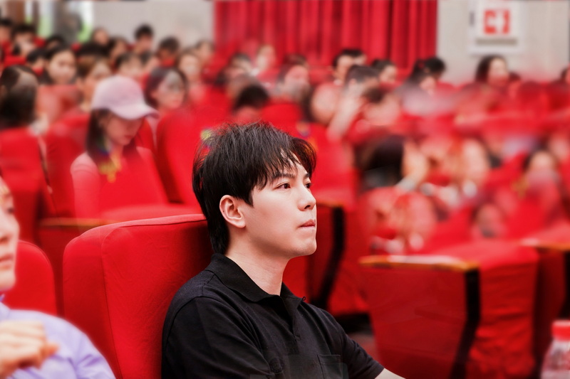 黄晓丹总经理与会