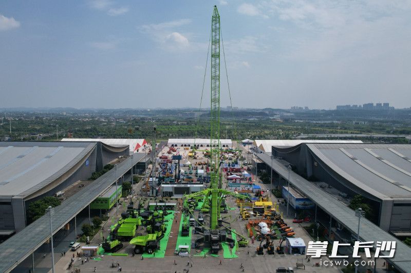 硬核科技感拉满的第四届长沙国际工程机械展览会启幕。