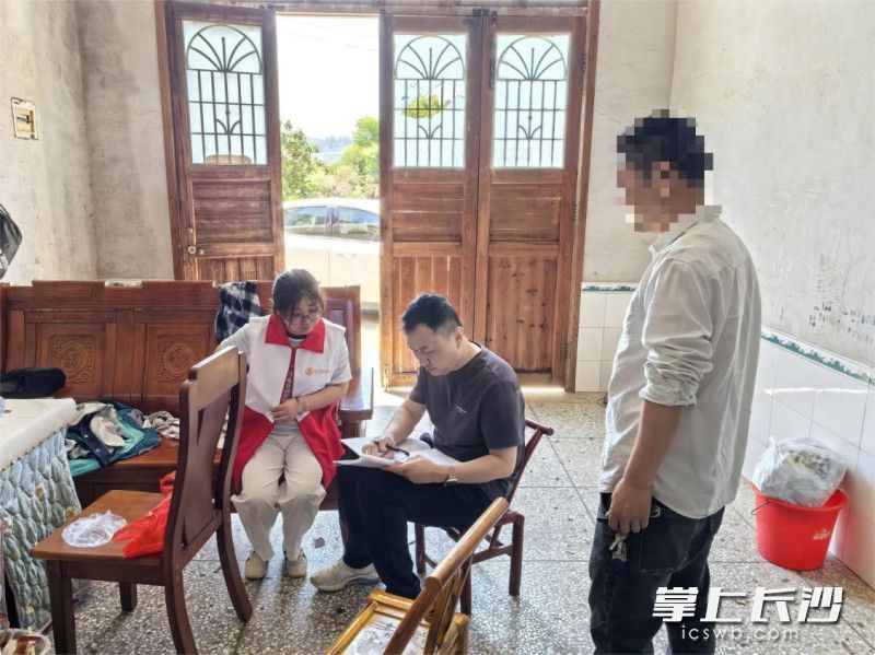 上门送温暖。