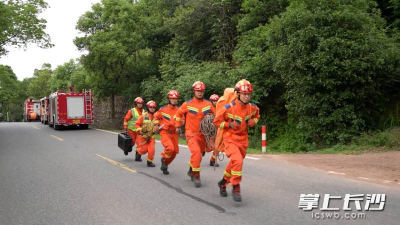 演练现场。均为长沙晚报通讯员高兴摄 演练现场。均为长沙晚报通讯员高兴摄