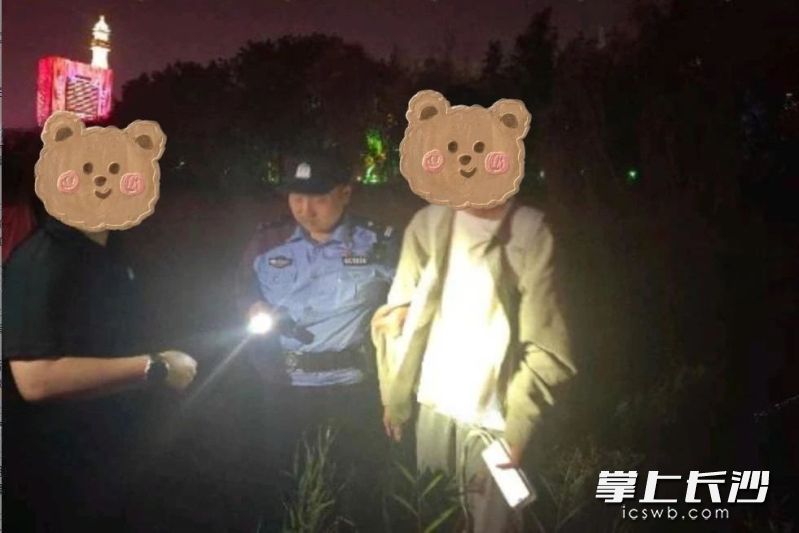 深夜紧急搜寻。图片均为长沙晚报通讯员 邓昊雯 提供