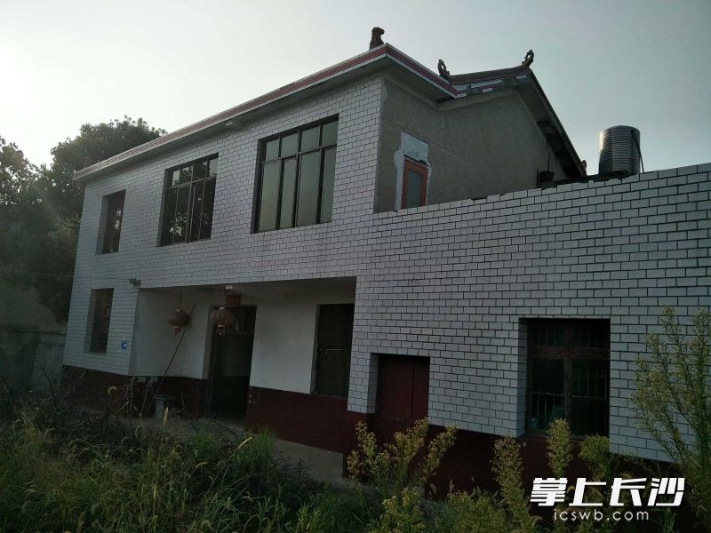 改造前的闲置农房。乔口镇供图