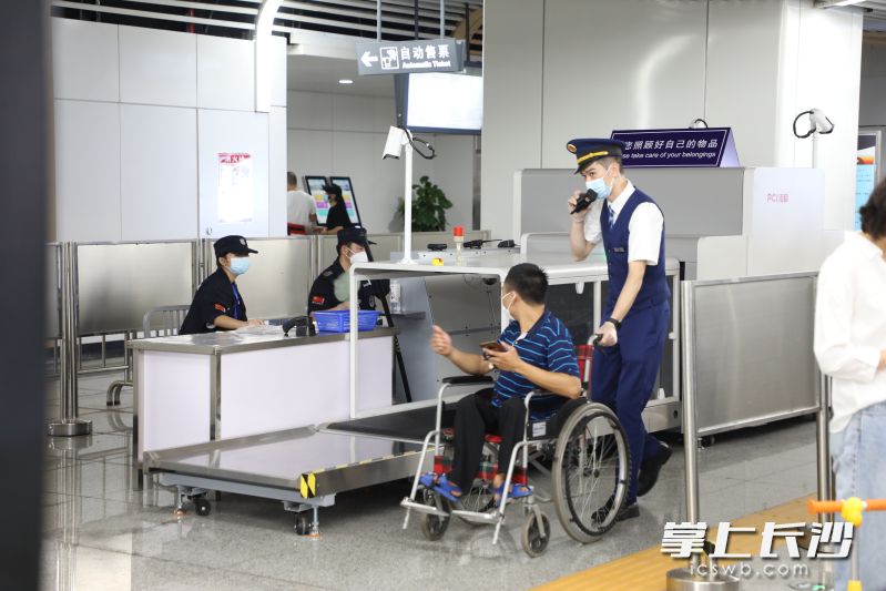 长沙地铁6号线推出诸多创新举措，持续优化乘客出行体验。