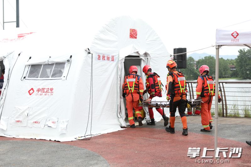 本次活动还面向全省133名医务人员开展了体系化、专业化和规范化水域灾难紧急救援培训。