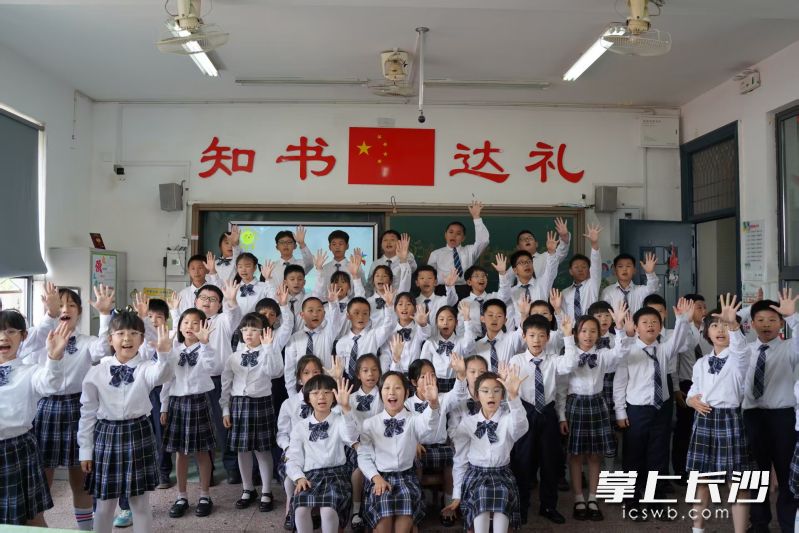 博才小学助力同学们向下扎根、向上生长，绽放属于自己的光彩。