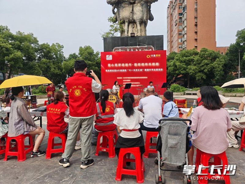 活动以文艺演出、传统文化体验、公益行动与普法宣传为主线。