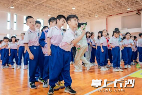 妙趣横生的非遗闯关游戏吸引同学们踊跃参加。