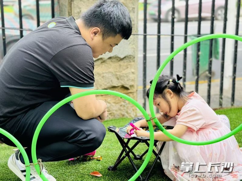 十五大特色游戏场地，吸引着家长带着孩子们尽情释放天性，在游戏中探索自然的奥秘，收获无尽的欢乐。