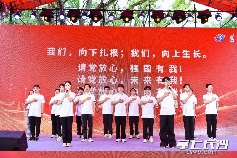 大学生团队以科技助农、教育帮扶、产业对接等形式深耕基层，服务基层群众。