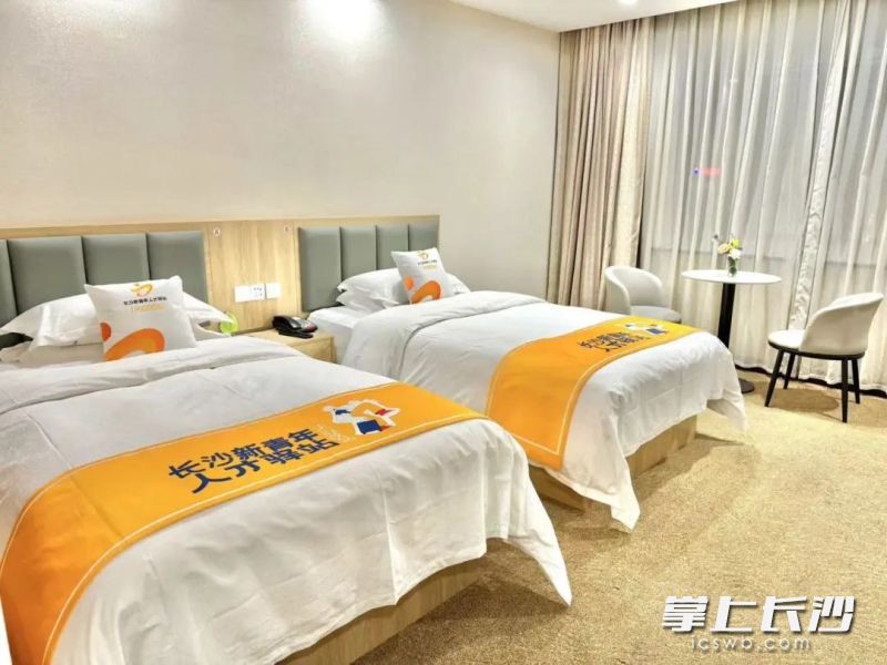 驿站房间内干净、温馨，仿佛在热情地欢迎每一位怀揣梦想的青年。长沙新青年人才驿站天心区站供图