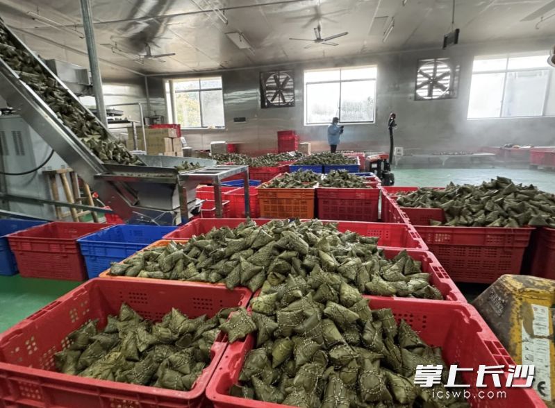 生产好的粽子。 受访者供图