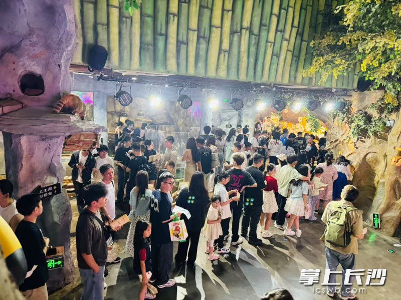 长沙海信广场5月31日客流超过4万，比去年端午提升了30%。通讯员  刘海宁供图