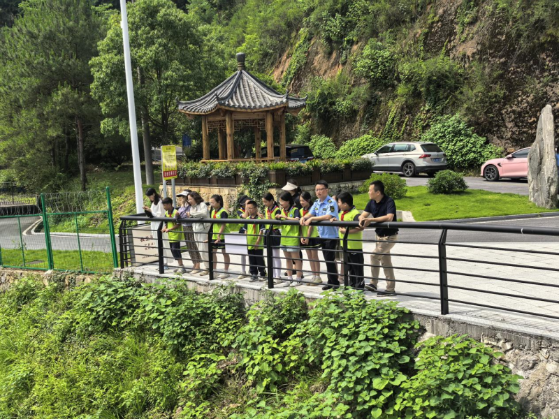 浏阳市株树桥水库管理局开展环境保护宣传进校园活动。通讯员供图
