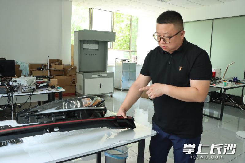 长沙天桥软件有限公司总经理蒋林君介绍公司产品。