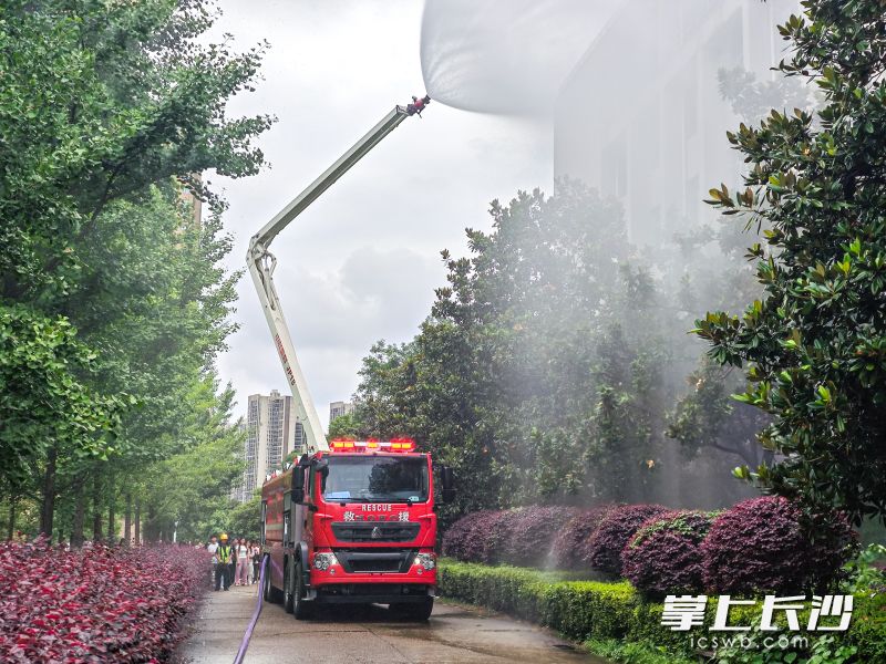 图为演练场景。长沙晚报通讯员 刘雅莉 摄 图为演练场景。长沙晚报通讯员 刘雅莉 摄