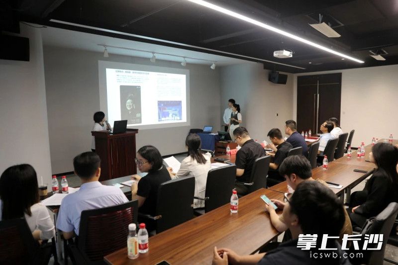 天心创谷大学生创新创业孵化基地首批入驻项目评审会现场。均为长沙晚报全媒体记者 匡小娟 摄
