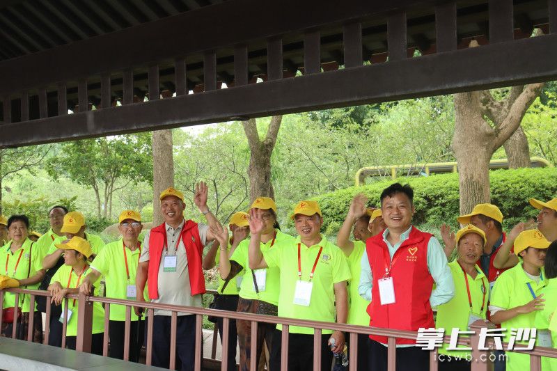 活动中。 活动中。