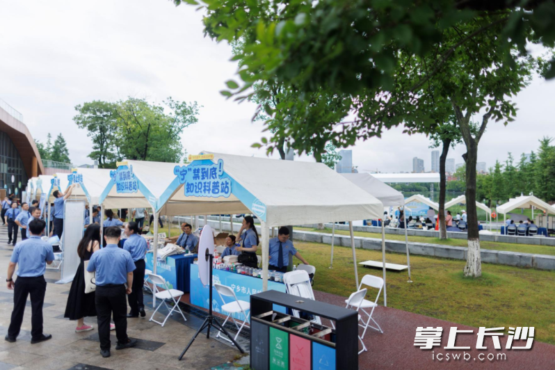 “长检馨声·禁毒法治市集”活动现场。