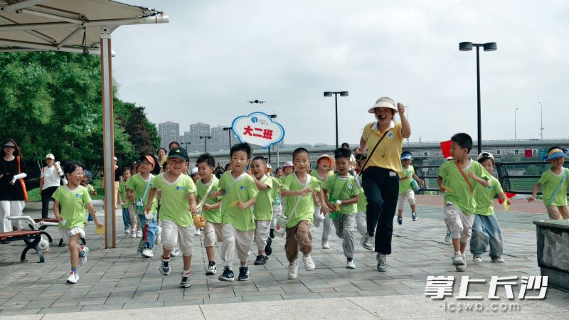 3公里的路程，对于年仅6岁的幼儿来说，无疑是一次巨大的挑战。