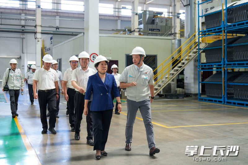 7月1日，省委常委、市委书记吴桂英调研部分重点企业运行和项目建设情况，来到广汽埃安新能源汽车股份有限公司长沙分公司。
