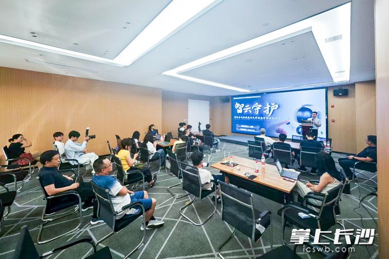 由“星芒AI大创联盟”主办的“智汇未来”资源对接之星芒AI创想派对在湖南湘江新区大学生创新创业园举行。 均为长沙晚报全媒体记者董阳摄