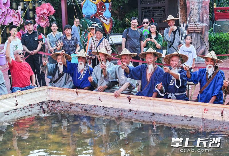 该景区姜太公IP全面“活化”，为游客提供情绪价值。