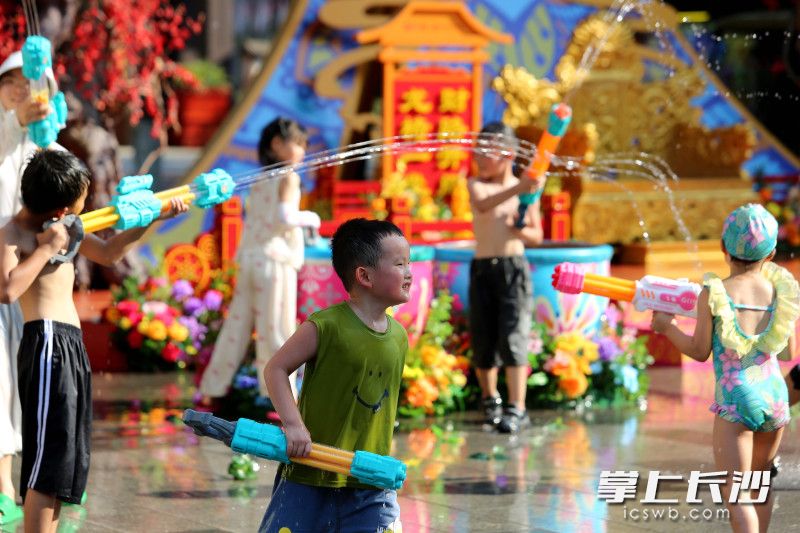 孩子们在这里快乐度暑。