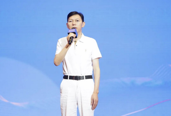 黄志明董事长发言。
