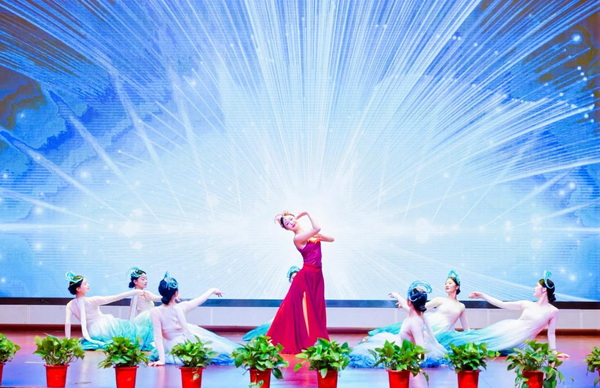 开幕式舞蹈表演。