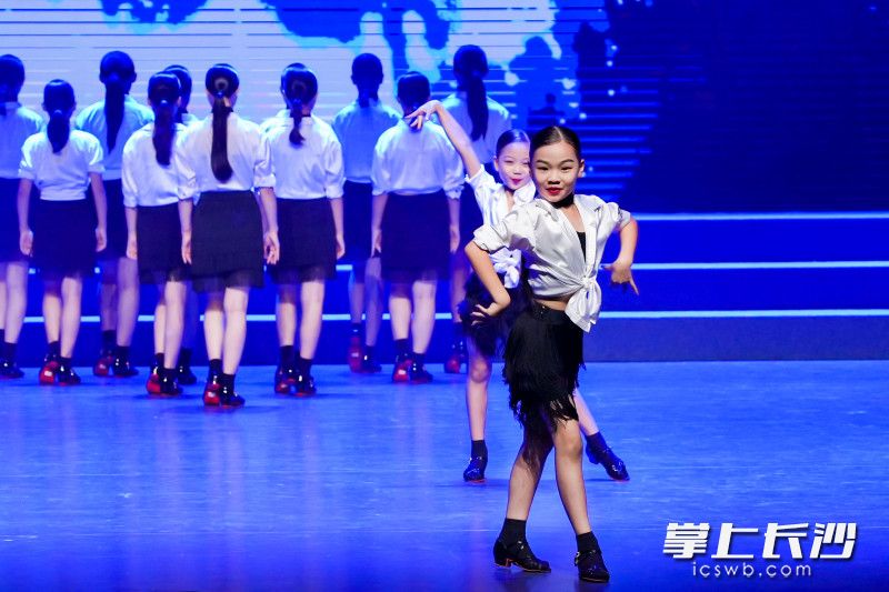原创拉丁齐舞《火力全开》。