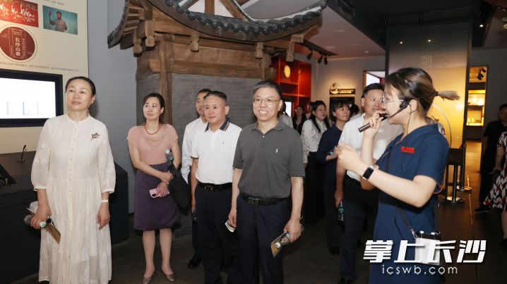 长沙市政协“非物质文化遗产知识产权保护与红色基因传承”调研暨主题党日活动举行。 市政协供图