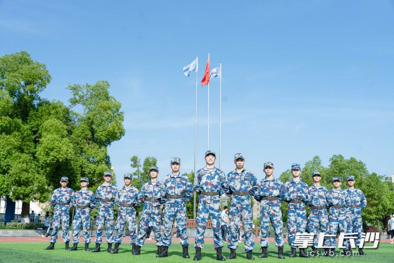 英姿飒爽的周南中学航空班学员。 均为通讯员供图
