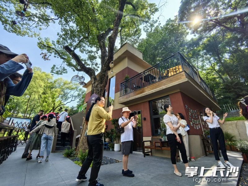政院社区邻里中心总面积600平方米，集便民服务、公益帮扶、文化休闲、健康管理于一体。 均为长沙晚报全媒体记者周游摄