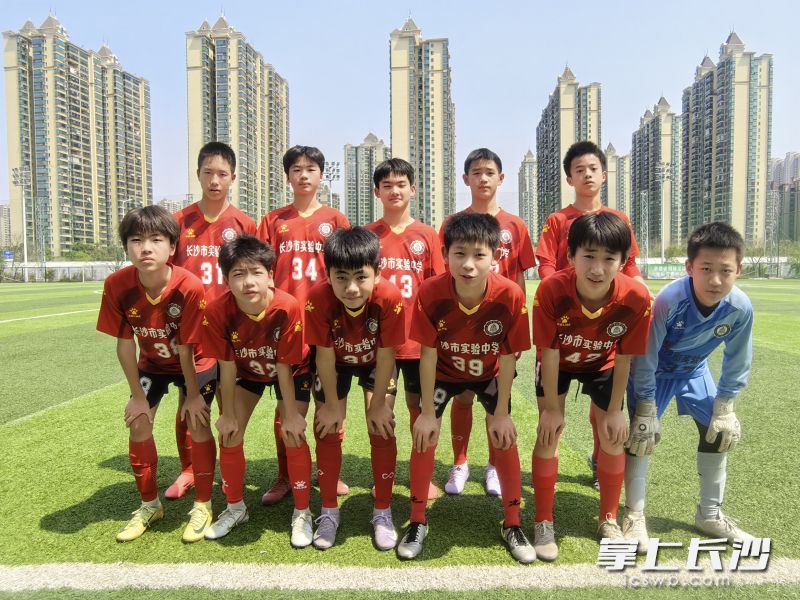 对于长沙市实验中学这群少年而言，足球早已超越了“运动”的范畴。