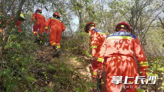 重点防火期内，队伍日均巡护里程超200公里。